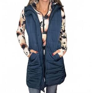 NEW MICHELLE MAE harlow vest in navy